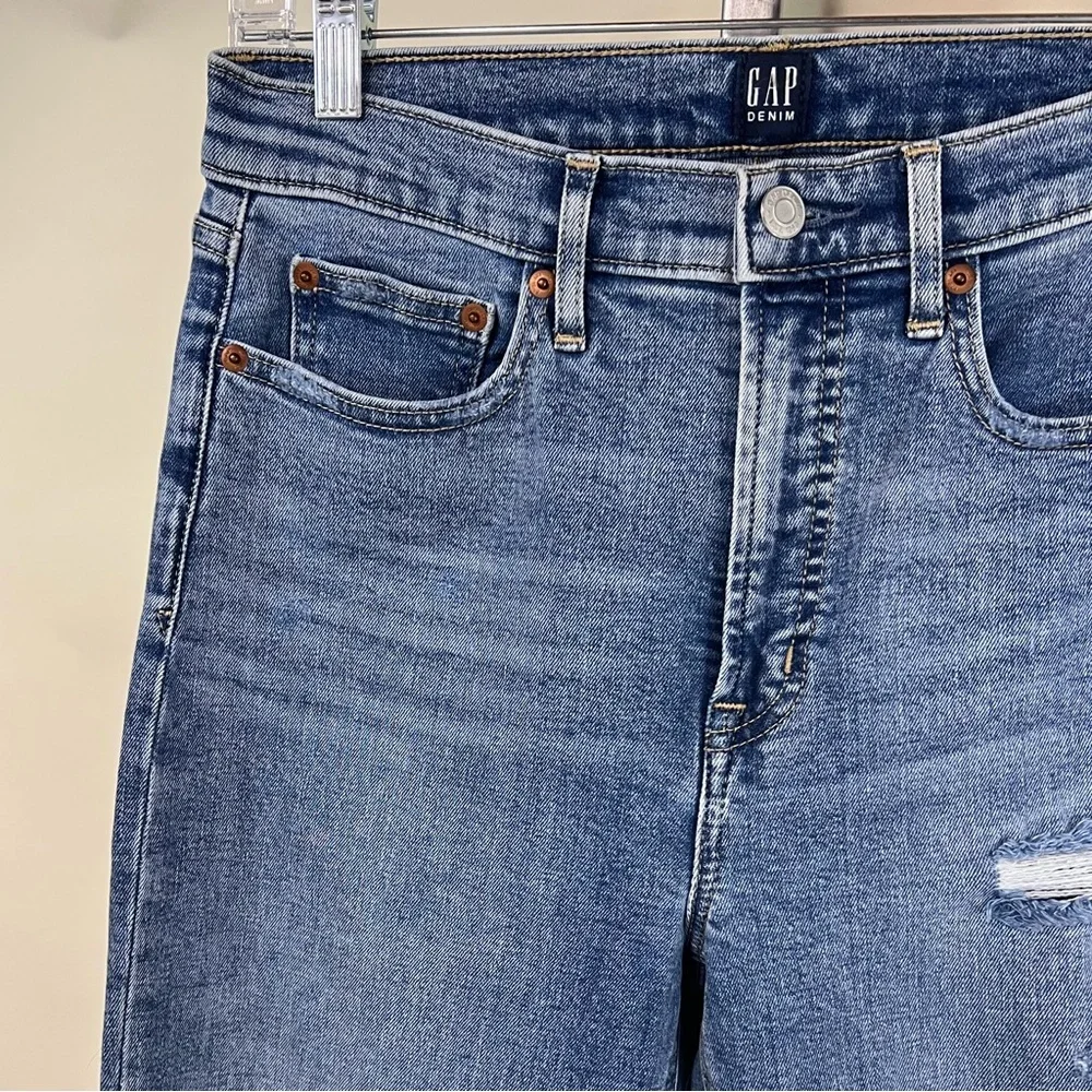Gap High Rise Destructed Raw Hem Cigarette Jeans Distressed SIZE 6/28, 29”x28.5”